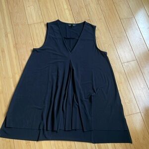 Banana Republic black sleeveless flowy v neck black tank NWOT